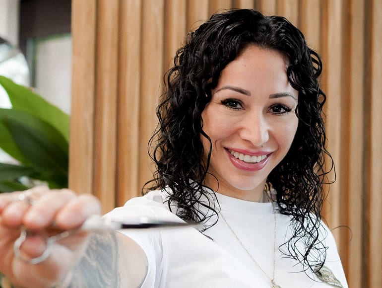 Styliste capillaire du Centre Santé du Cheveu, à Rosemère