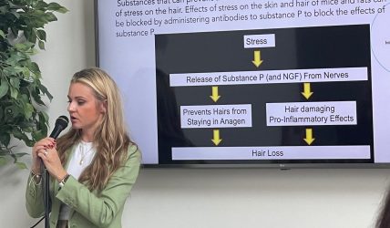 L'équipe du Centre Santé du cheveu en formation de l'International Association of Trichologists chez Truly You, en Ontario